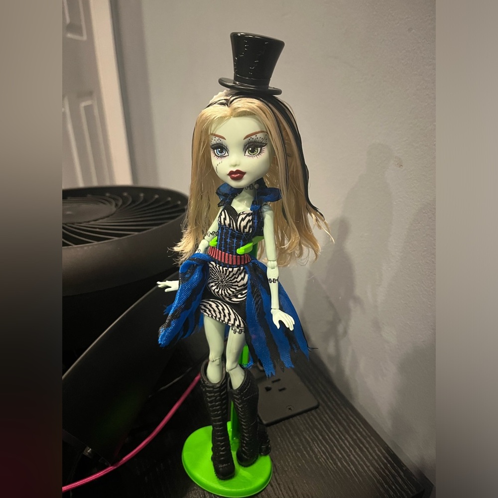 Frankie stein freak du chic monster high doll